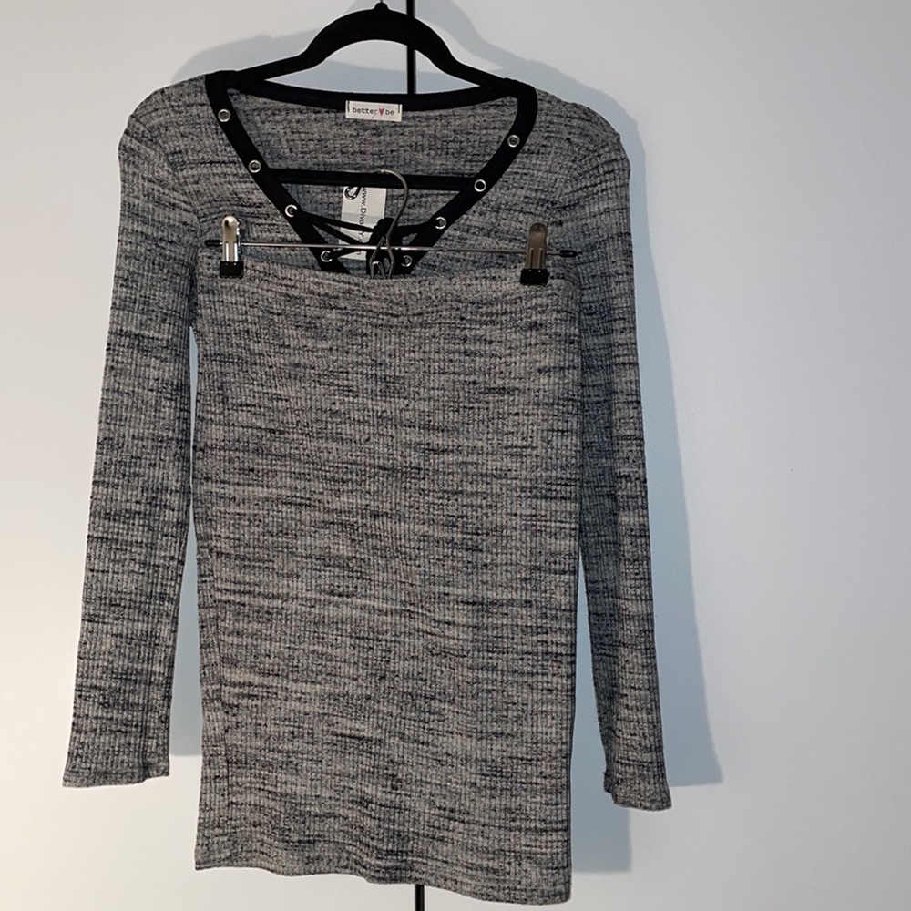 better ❤️ be (NWT) gray and black deep V crop top and skirt for women. Size L.